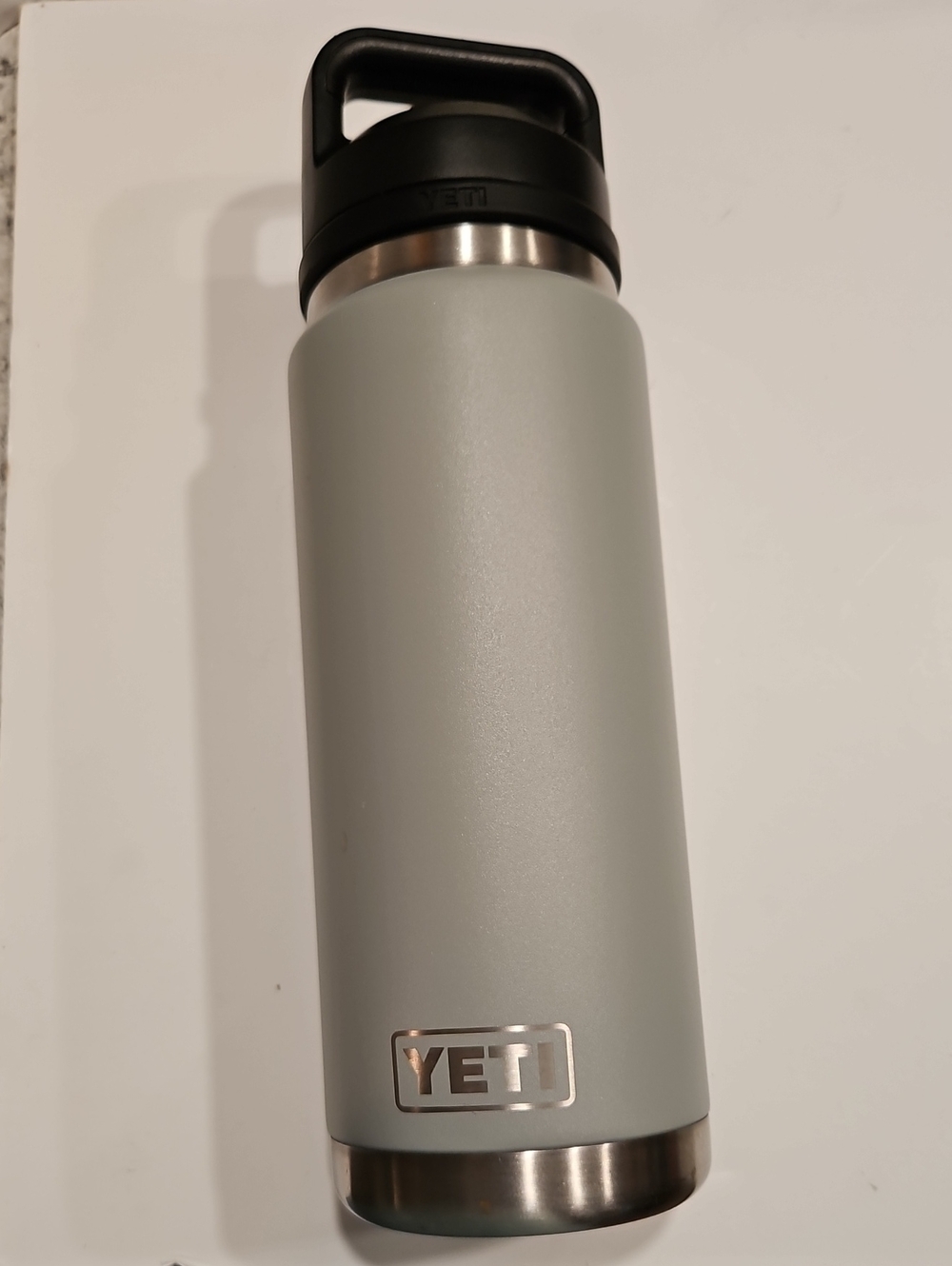 YETI RAMBLER 26OZ. GRAY BOTTLE CLIP OR CARRY CAP